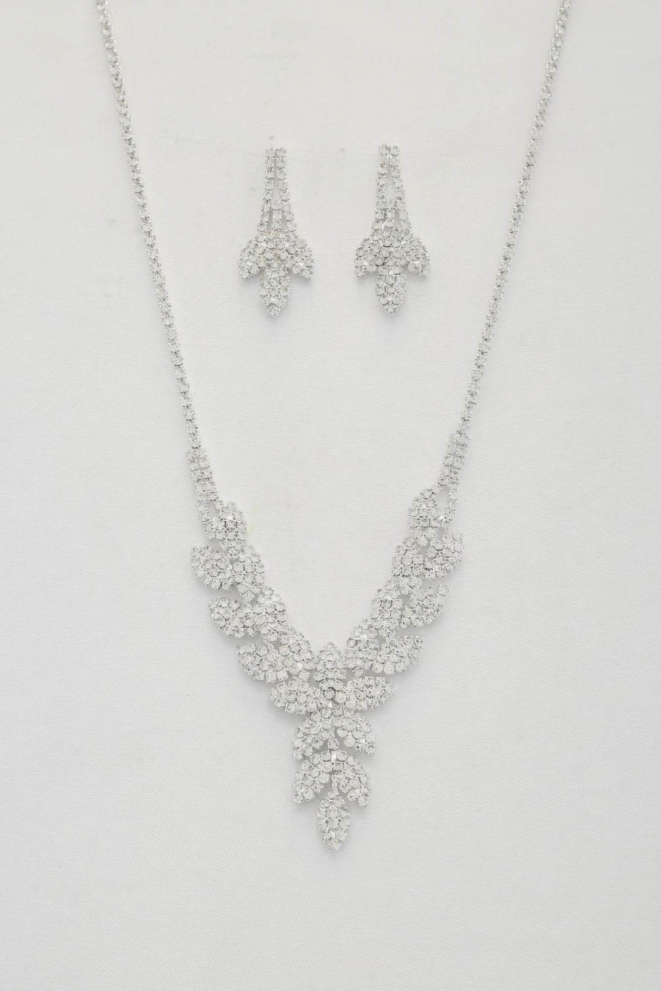 Leaf Pattern Crystal Necklace - Lola Diva's Boutique